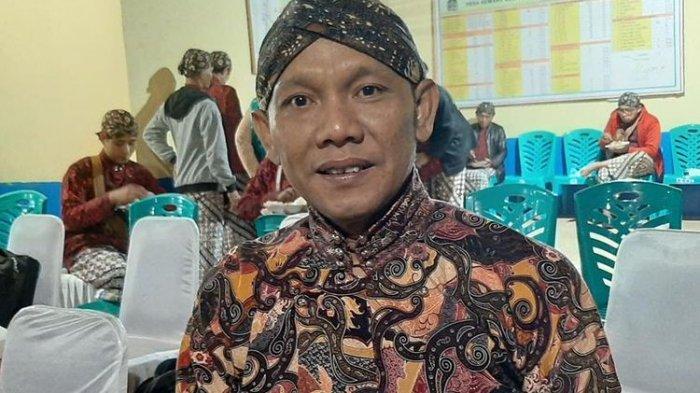 dalang-ki-seno-nugroho-saat-di-dusun-munggi-semanu-minggu-482019.jpg
