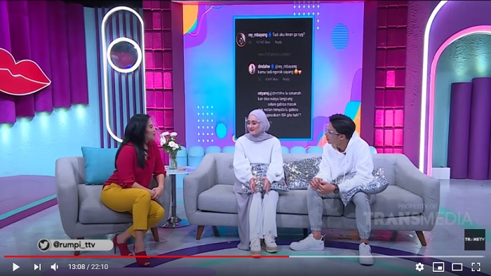 dinda-hauw-dan-rey-mbayang-di-acara-rumpi.jpg