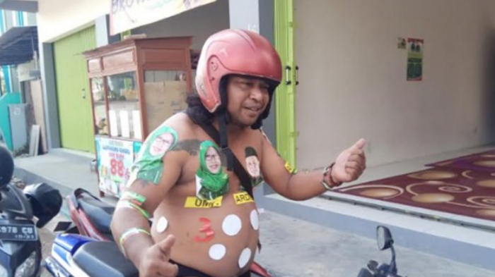 eros-bercelana-dalam-dan-bekeliling-slawi-untuk-memenuhi-nazar_20180629_124359.jpg