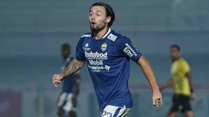 gelandang-anyar-persib-bandung-marc-klok-merayakan-gol-yang-dicetak-ke-gawang-barito-putera.jpg