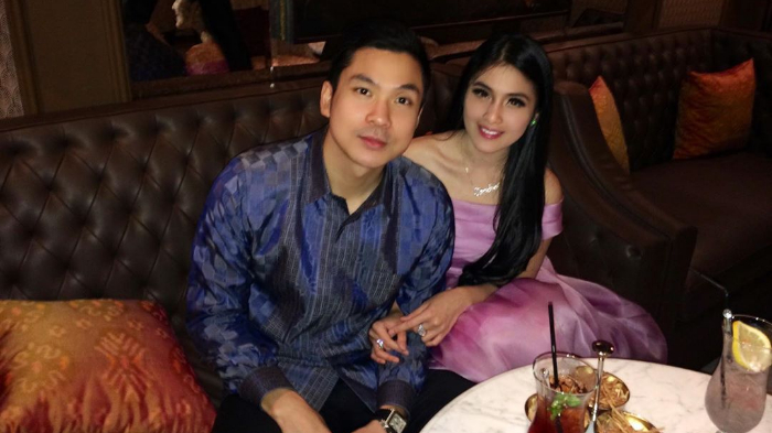 harvey-moeis-dan-sandra-dewi-dalam-postingan-instagram.jpg