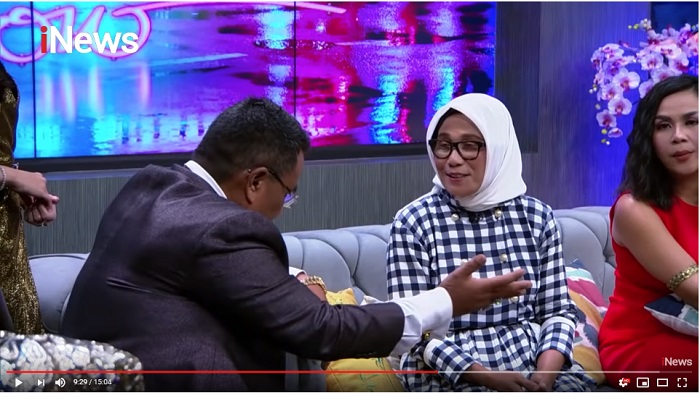 Ibunda Indah Permatasari Cerita Alasan Tak Suka Arie Kriting, Hotman Paris: Emang Saya Lebih Ganteng