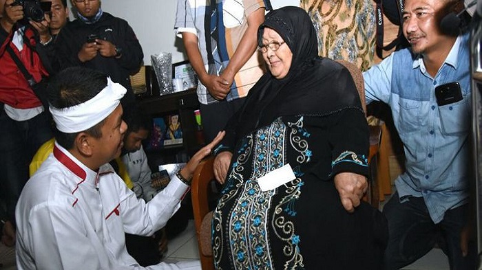 Kisah Ibu Digugat Anaknya Rp 1,8 Miliar, Rela Hadiri Persidangan Dalam Kondisi Sakit Demi Hal Ini