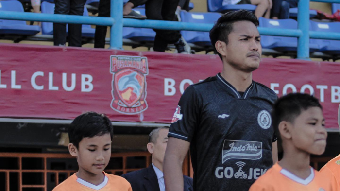 ikhwan-ciptady-baju-hitam-saat-membela-pss-sleman.jpg