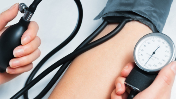 Turunkan Tekanan Darah Tinggi atau Hipertensi dengan 12 Makanan Berikut, Pisang hingga Bawang Putih