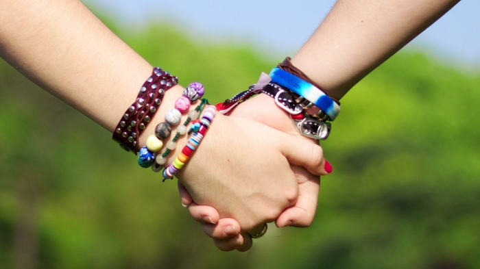 4 Zodiak yang Bisa Menganggap Penting dan Serius Sebuah Hubungan Persahabatan, Ada Kamu?