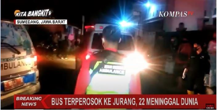 jenazah-korban-bus-masuk-jurang-di-sumedang-di-bawa-ke-subang.jpg