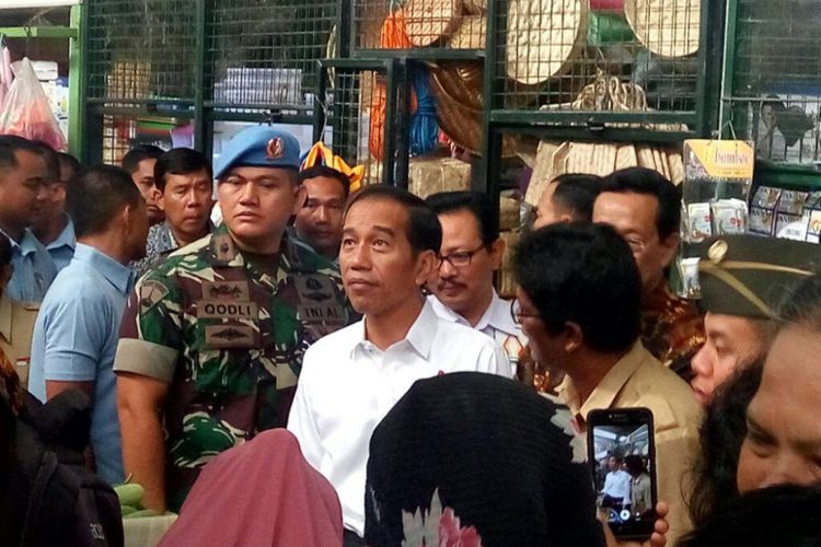 Jokowi Blusukan ke Pasar Kranggan: Di Mal Tak Ketemu Emping Mentah dan Kecipir