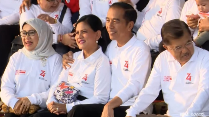 jokowi-dan-iriana-saat-acara-gathering-dan-lomba-minggu-482019.jpg