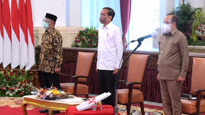 jokowi-gubernur-lemhannas-agus-widjojo-muhadjir-effendy-istana-merdeka.jpg