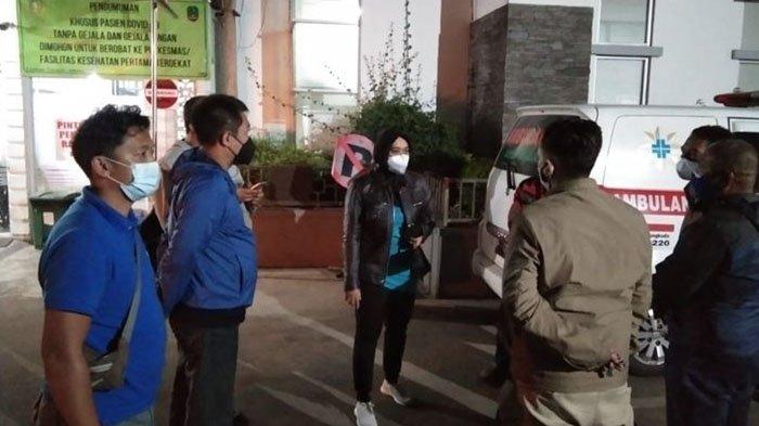 kapolres-sukabumi-kota-akbp-sumarni-setelah-membantu-ibu-yang-hendak-melahirkan.jpg