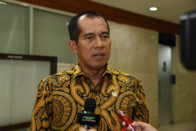 ketua-komisi-i-dpr-ri-abdul-kharis-almasyhari.jpg