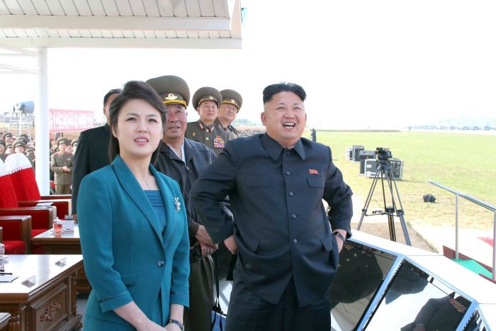 kim-jong-un-dan-istrinya-ri-sol-ju_20180123_164010.jpg