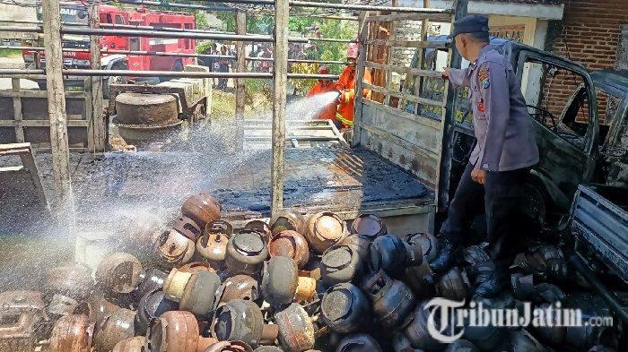 kondisi-truk-muatan-tabung-gas-elpiji-3-kg-yang-terbakar-di-tuban.jpg