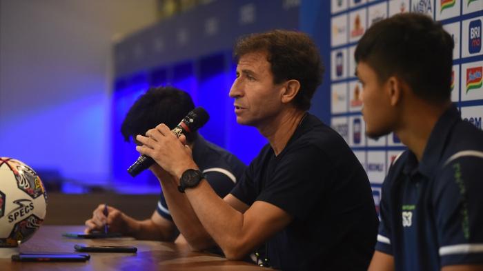 Luis Milla Ragu Bertahan di Persib Bandung Musim Depan, Pemicunya saat Laga Lawan Persita Tangerang?