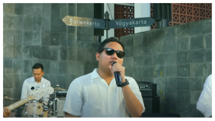 kunci-chord-gitar-dan-lirik-lagu-ninggal-cerito-purwokerto-guyonwaton.jpg