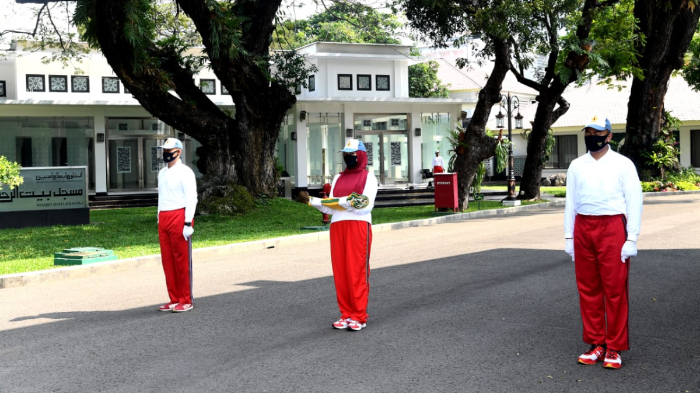 latihan-pengibaran-bendera-istana-merdeka-kemerdekaana.jpg