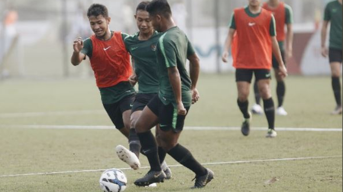 latihan-timnas-u-23-indonesia-di-lapangan-viettel-hanoi.jpg