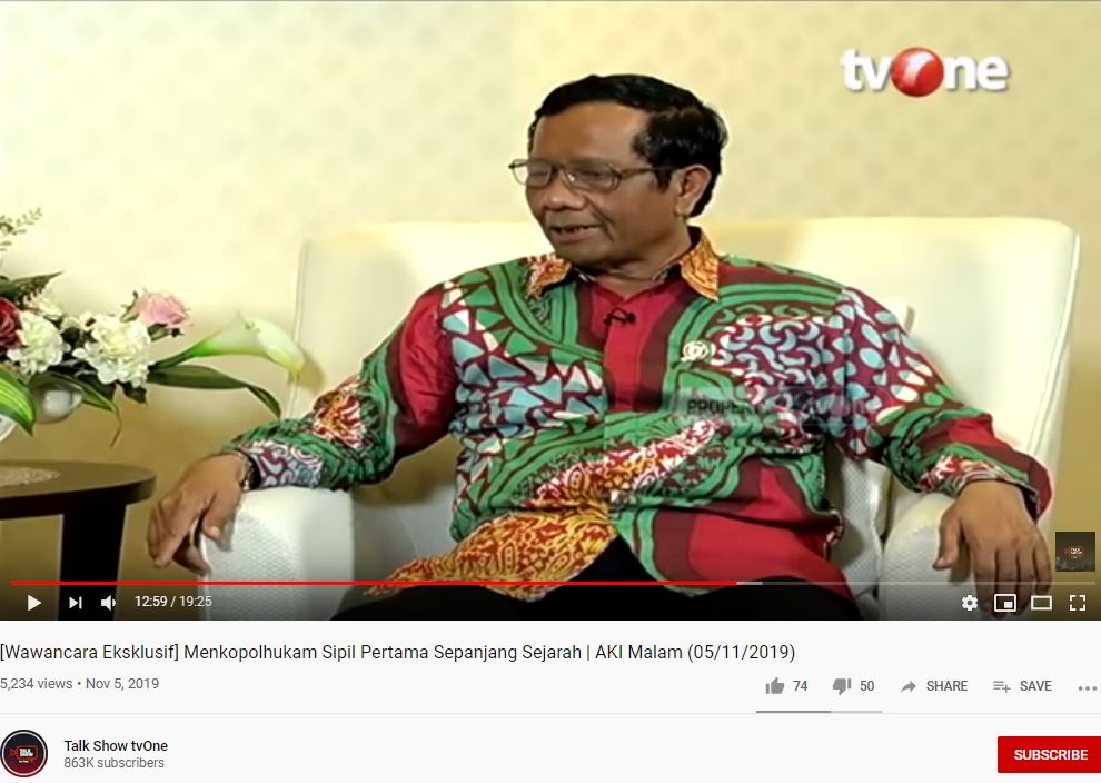 Cerita Mahfud MD soal Ibunya yang Menangis saat Tahu sang Putra Jadi Menko Polhukam
