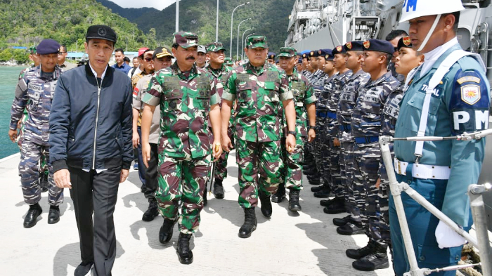 mahfud-md-mengaku-mendapat-dua-tugas-terkait-penyelesaian-masalah-natuna-jokowi.jpg
