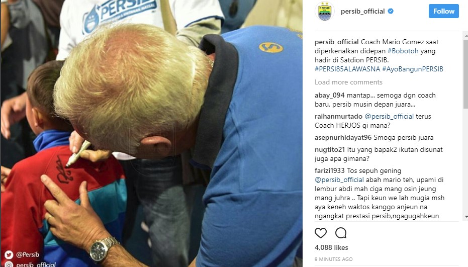 Pelatih Anyar Persib Bandung Diperkenalkan ke Bobotoh, sempat Semangati Anak yang Menangis