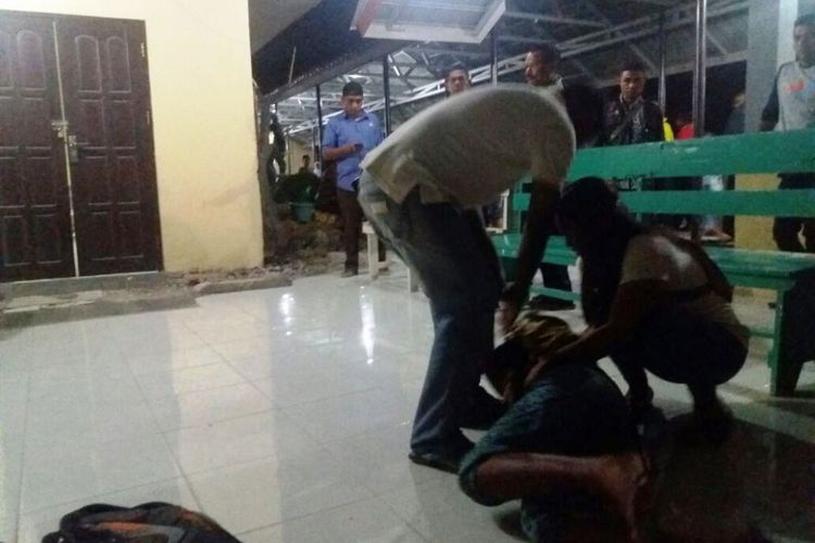 Marta Menangis dan Meronta 'Kemarin Polisi Ambil Dia Sehat-sehat Sekarang Dia Jadi Mayat'