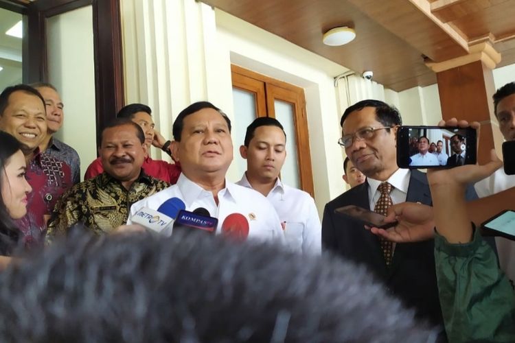 menhan-prabowo-subianto-memberikan-keterangan-usai-bertemu-menko-polhukam-mahfud-md.jpg