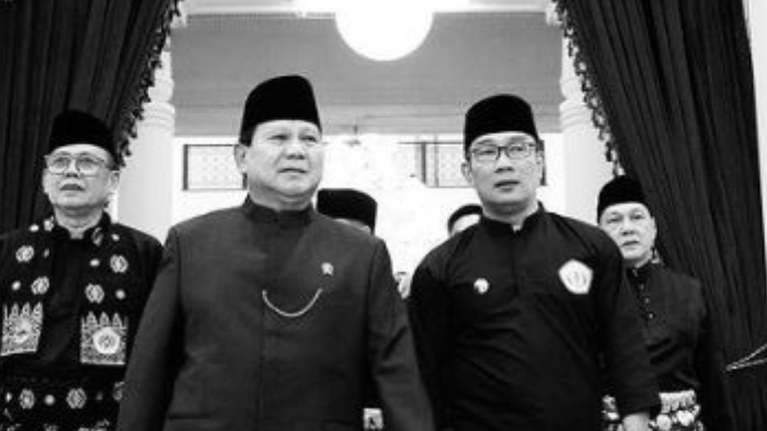 menteri-pertahanan-prabowo-subianto-berjalan-bersama-gubernur-jawa-barat-ridwan-kamil.jpg
