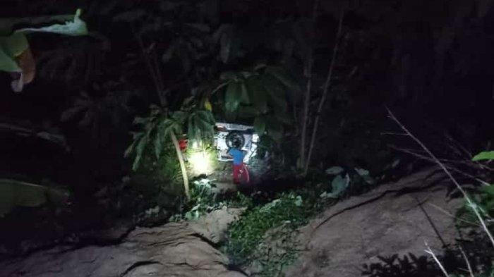 minibus-pemudik-n-39-masuk-jurang-di-desa-sukawangi-garut-jawa-barat.jpg