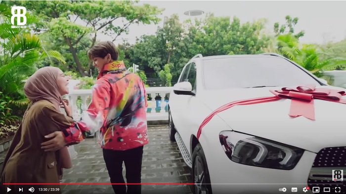 mobil-hadiah-rizky-billar-untuk-lesti-kejora.jpg