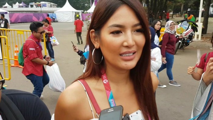 Datang ke Istora untuk Dukung Kevin Sanjaya, Maria Selena: Sempat Deg-degan Nontonnya