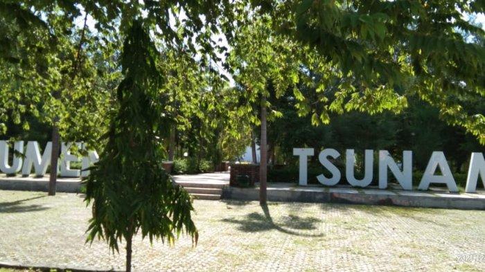 monumen-tsunami-flores.jpg