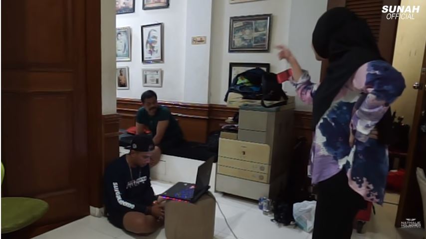 nathalie-holscher-pura-pura-mengamuk-dan-memarahi-karyawan-sule-minggu-2062021.jpg