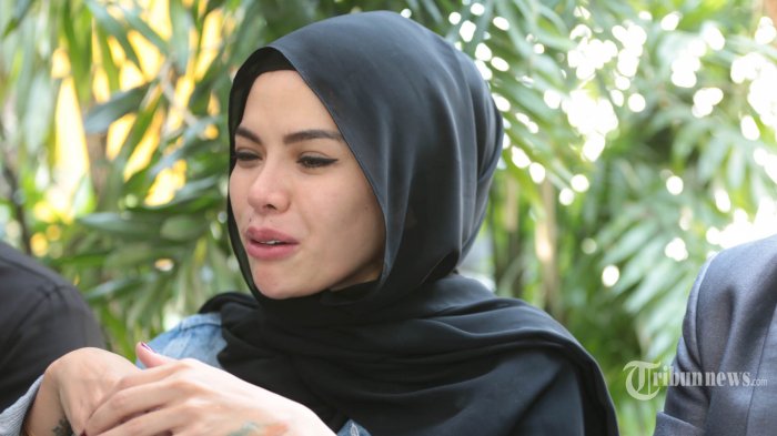 Pamer Perut Buncit, Nikita Mirzani Ungkapkan Rasa Herannya karena Kelakuan Dipo Latief