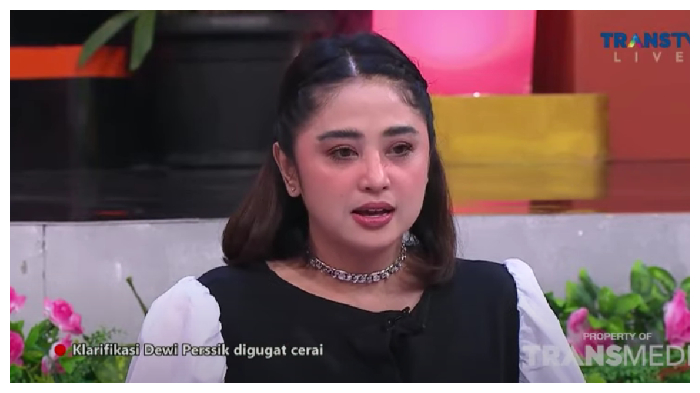 outube-trans-tv-official-kamis-3062022-dewi-perssik-menyebut-ketidak.jpg