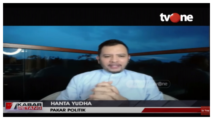 pakar-politik-hanta-yudha-dalam-acara-kabar-petang-tvone-minggu-25102020.jpg