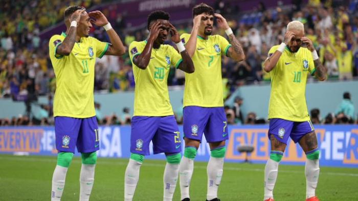 para-pemain-timnas-brasil-berselebrasi-dan-menari-nari.jpg