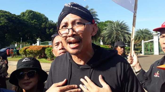 pegiat-media-sosial-permadi-arya-atau-kerap-disapa-abu-janda.jpg