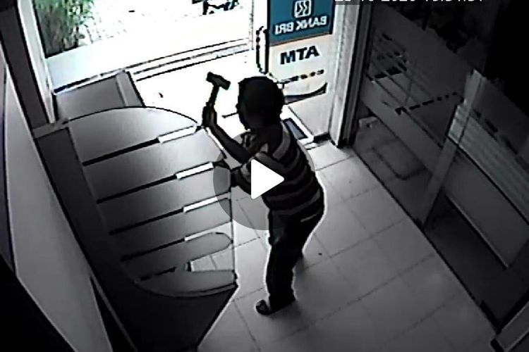 pelaku-perusakan-atm-bri-di-pasar-kecamatan-umbulsari-kabupaten-jember.jpg