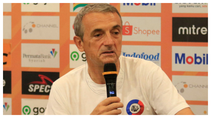 pelatih-arema-fc-milomir-seslija-tangapi-santai.jpg