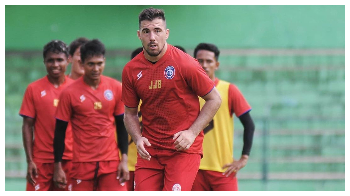 pemain-arema-fc-jonathan-bauman-melakukan-latihan-di-stadion-gajayana-malang.jpg