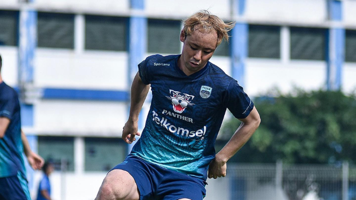 pemain-asal-jepang-ryohei-miyazaki-menjalani-trial-di-persib-bandung-jelang-liga-1-2022.jpg