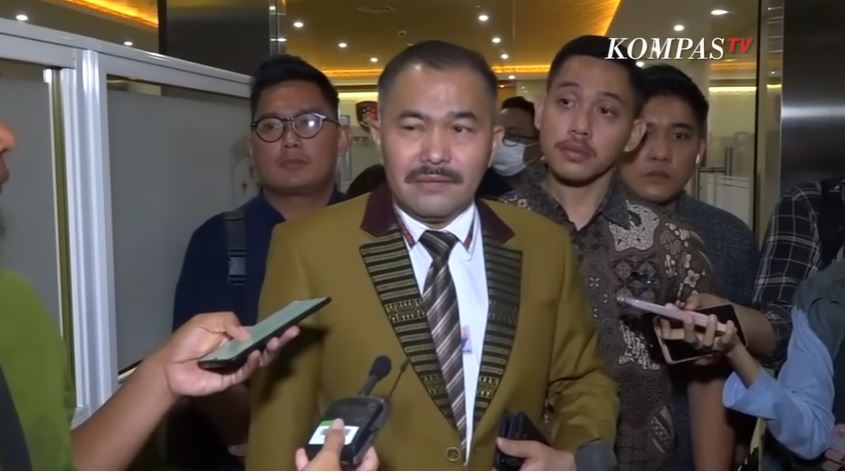 pengacara-keluarga-brigadir-j-kamaruddin-simanjuntak-1.jpg