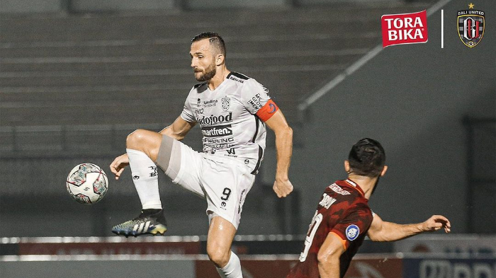 penyerang-bali-united-ilija-spasojevic-melawan-borneo-fc-dalam-lanjutan-liga-1-2021-pekan-kelima.jpg