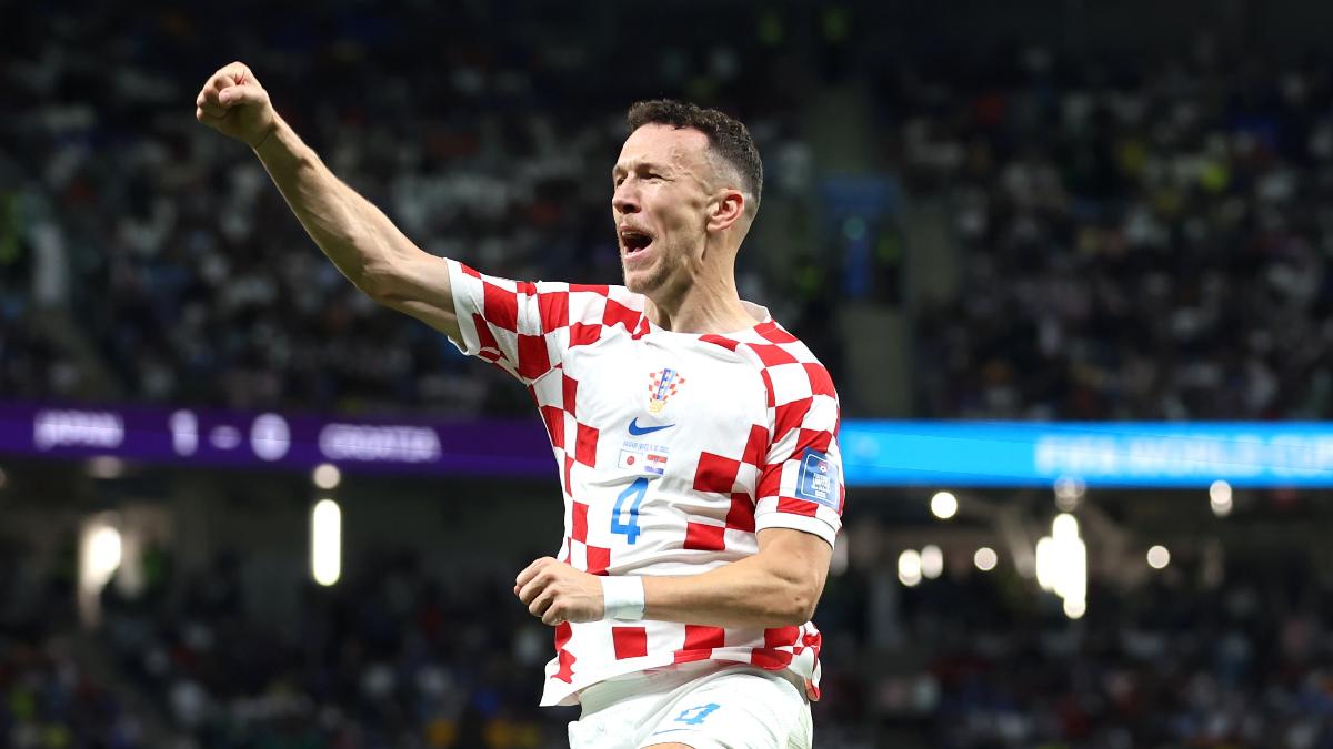 perisic-cetak-gol-ke-gawang-jepang.jpg