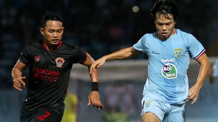persela-lamongan-menang-3-0-atas-kalteng-putra-pada-pekan-kedelapan-liga-1-2019-di-stadion-surajaya.jpg