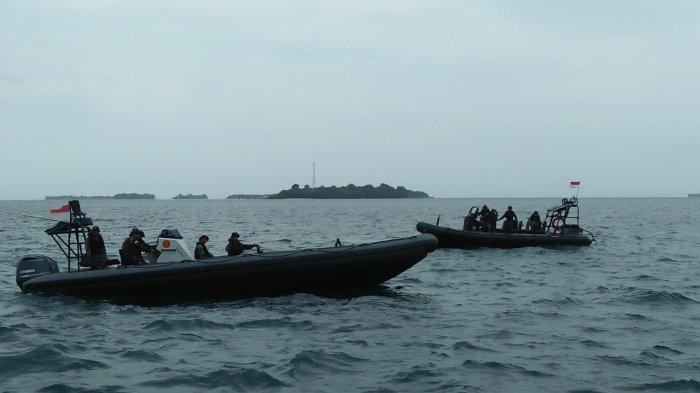 personil-korps-pasukan-katak-kopaska-tni-al-melakukan-patroli-di-sekitar-pulau-sebaru.jpg