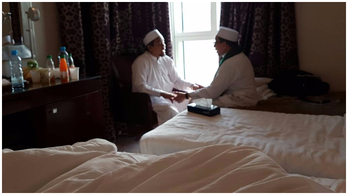 pertemuan-rizieq-dengan-sejumlah-tokoh-indonesia-di-arab-saudi_20170615_153235.jpg