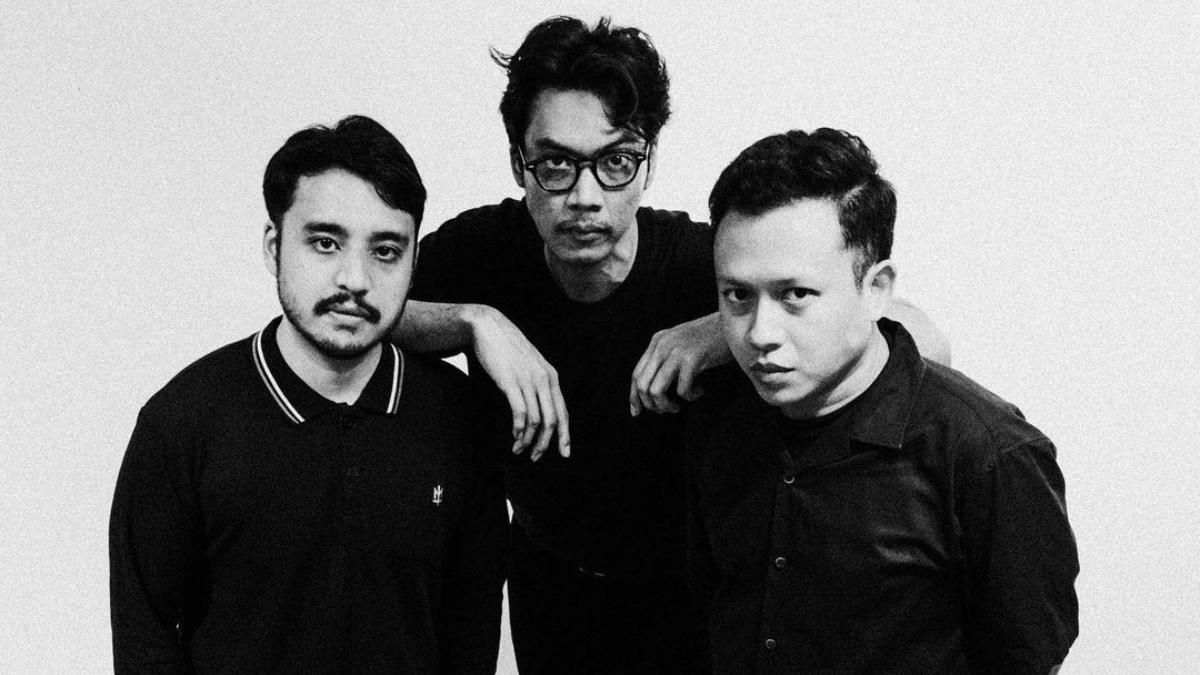 Chord Tapi - Perunggu, Kunci Mudah, Lirik: Dunia Boleh Saja Menahanku
