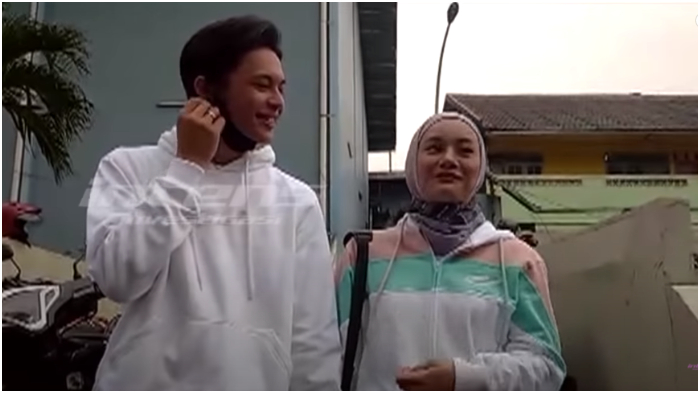 rey-mbayang-dan-dinda-hauw-memberikan-jawaban-soal-kabar-sudah-mendapatkan-buah-hati.jpg